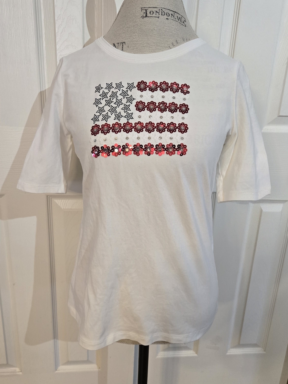 Chico's White Womens Short Sleeve Tee with Red and Black Sequin Flag